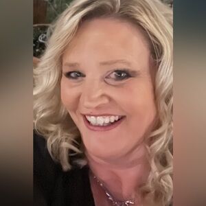 Meet your Posher, Dee